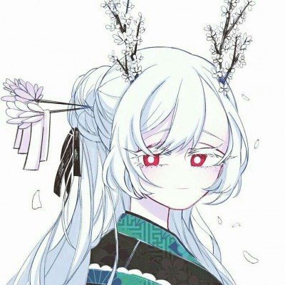 男子戴隐形眼镜过夜致左眼失明